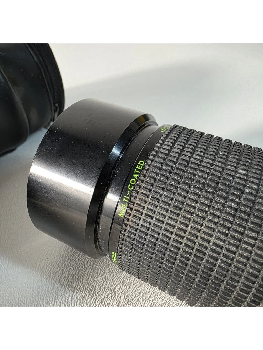 Quantaray 75-200mm /f2.8-3.5 Macro Zoom Lens for Canon W/Case No Caps